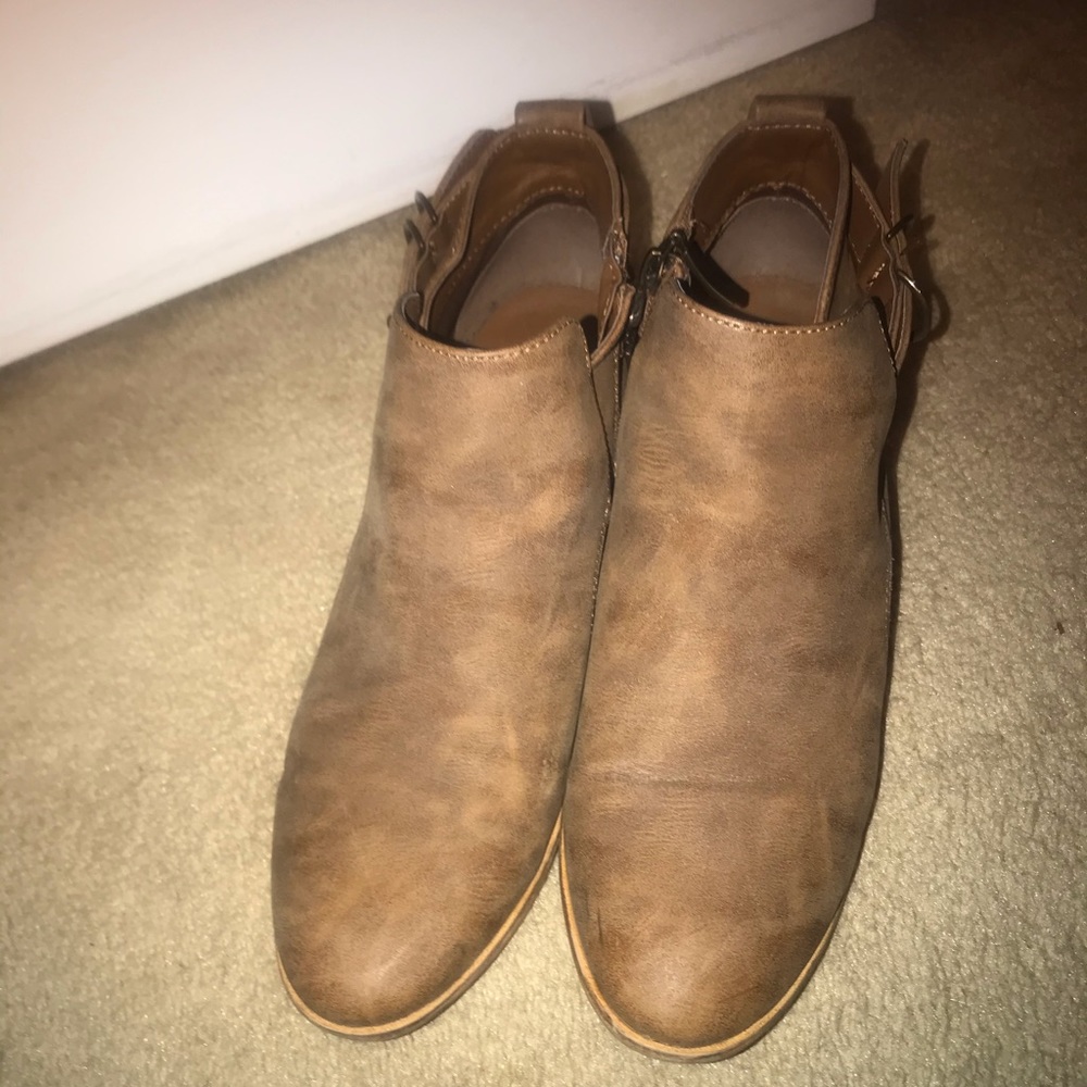 Xappeal Kaydee style boot. Size 9.5